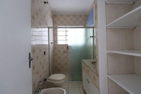Casa para alugar com 200m², 3 quartos e 2 vagasBanheiro Social