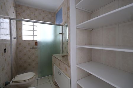 Casa para alugar com 200m², 3 quartos e 2 vagasBanheiro Social