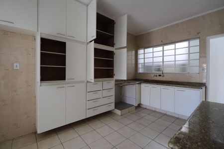 Casa para alugar com 200m², 3 quartos e 2 vagasCozinha