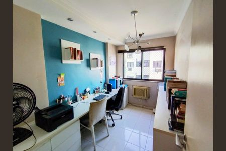 Apartamento à venda com 105m², 4 quartos e 2 vagasQuarto