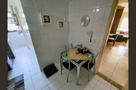Apartamento à venda com 105m², 4 quartos e 2 vagasCozinha