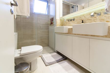 Apartamento à venda com 134m², 4 quartos e 3 vagasBanheiro da Suíte 3