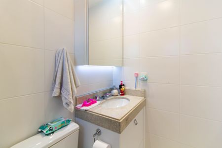 Apartamento à venda com 134m², 4 quartos e 3 vagasBanheiro da Suíte 2