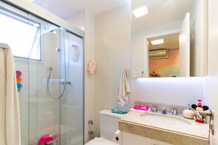 Apartamento à venda com 134m², 4 quartos e 3 vagasBanheiro da Suíte 2