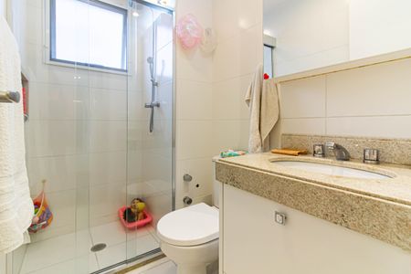 Apartamento à venda com 134m², 4 quartos e 3 vagasBanheiro da Suíte 1