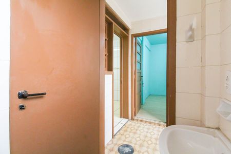 Apartamento para alugar com 101m², 3 quartos e 1 vaga Apartamento para alugar com 101m², 3 quartos e 1 vagaQuarto e banheiro de serviço