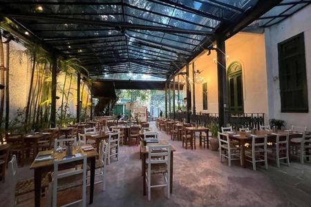 Casa à venda com 434m², 5 quartos e 5 vagas