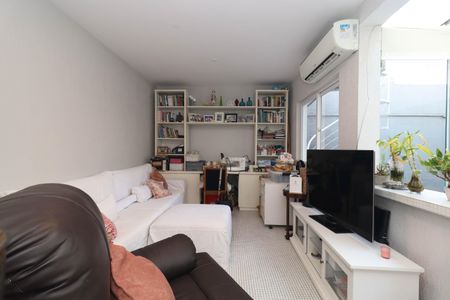 Casa à venda com 159m², 2 quartos e 1 vagaEscritório