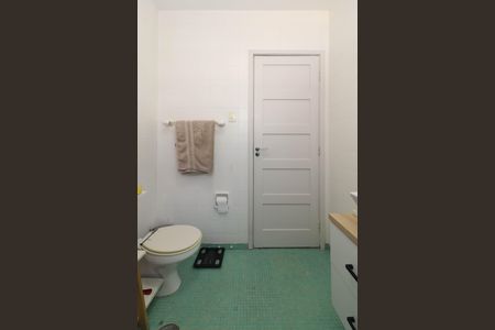 Casa à venda com 159m², 2 quartos e 1 vagaBanheiro