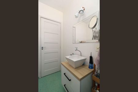 Casa à venda com 159m², 2 quartos e 1 vagaBanheiro