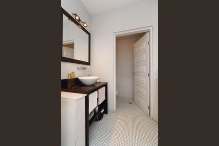 Casa à venda com 159m², 2 quartos e 1 vagaLavabo