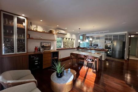 Apartamento à venda com 168m², 4 quartos e 2 vagas