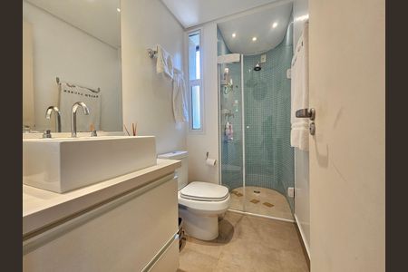 Apartamento à venda com 63m², 1 quarto e 1 vaga Apartamento à venda com 63m², 1 quarto e 1 vagaBanheiro da Suíte