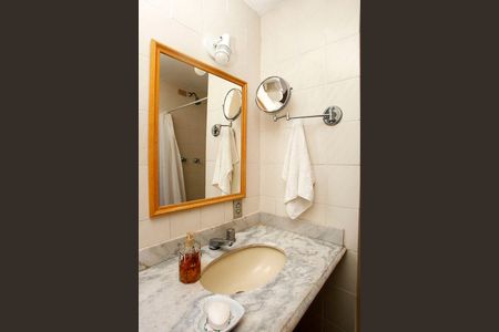 Apartamento à venda com 193m², 3 quartos e 2 vagasBanheiro 1