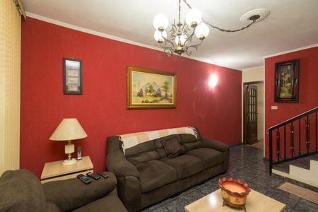 Casa à venda com 242m², 3 quartos e 2 vagas Casa à venda com 242m², 3 quartos e 2 vagasSala