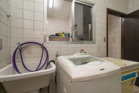 Casa à venda com 242m², 3 quartos e 2 vagas Casa à venda com 242m², 3 quartos e 2 vagasÁrea de Serviço