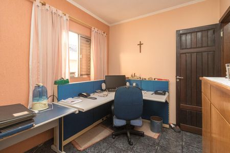 Casa à venda com 242m², 3 quartos e 2 vagas Casa à venda com 242m², 3 quartos e 2 vagasQuarto 2