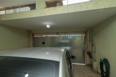 Casa à venda com 242m², 3 quartos e 2 vagas Casa à venda com 242m², 3 quartos e 2 vagasGaragem