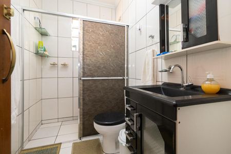 Casa à venda com 242m², 3 quartos e 2 vagas Casa à venda com 242m², 3 quartos e 2 vagasBanheiro Social