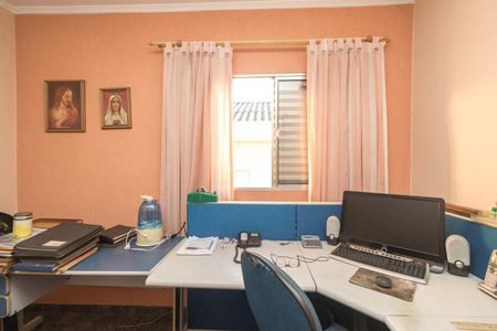Casa à venda com 242m², 3 quartos e 2 vagas Casa à venda com 242m², 3 quartos e 2 vagasQuarto 2