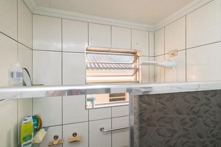 Casa à venda com 242m², 3 quartos e 2 vagas Casa à venda com 242m², 3 quartos e 2 vagasBanheiro Social