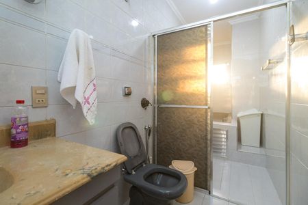 Casa à venda com 242m², 3 quartos e 2 vagas Casa à venda com 242m², 3 quartos e 2 vagasBanheiro da Suíte