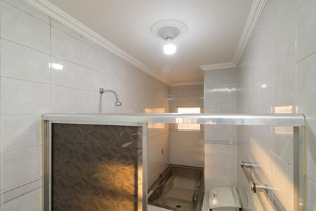 Casa à venda com 242m², 3 quartos e 2 vagas Casa à venda com 242m², 3 quartos e 2 vagasBanheiro da Suíte