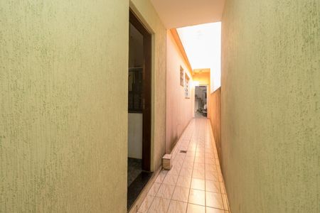 Casa à venda com 242m², 3 quartos e 2 vagas Casa à venda com 242m², 3 quartos e 2 vagasCorredor de entrada