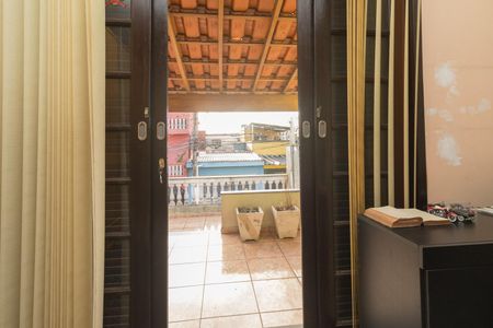 Casa à venda com 242m², 3 quartos e 2 vagas Casa à venda com 242m², 3 quartos e 2 vagasQuarto 1 varanda