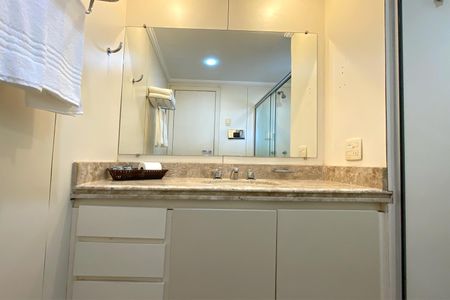 Apartamento para alugar com 49m², 1 quarto e sem vaga Apartamento para alugar com 49m², 1 quarto e sem vagaBanheiro da Suíte