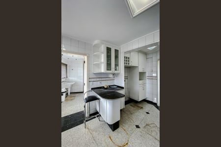 Apartamento à venda com 360m², 4 quartos e 6 vagasCozinha