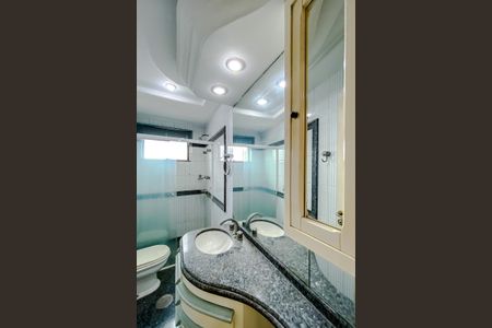 Apartamento à venda com 360m², 4 quartos e 6 vagasBanheiro da Suíte 2