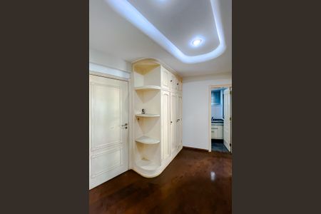 Apartamento à venda com 360m², 4 quartos e 6 vagasQuarto 3 - Suíte