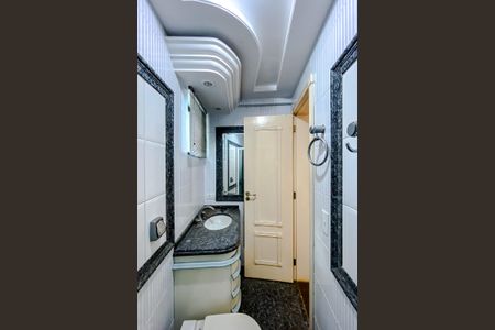 Apartamento à venda com 360m², 4 quartos e 6 vagasBanheiro da Suíte