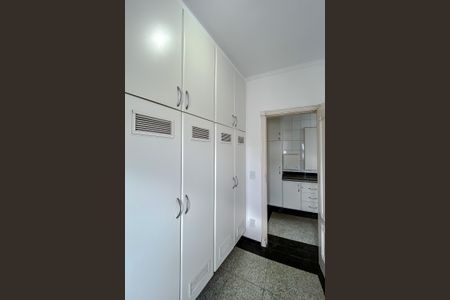 Apartamento à venda com 360m², 4 quartos e 6 vagasQuarto de Serviço