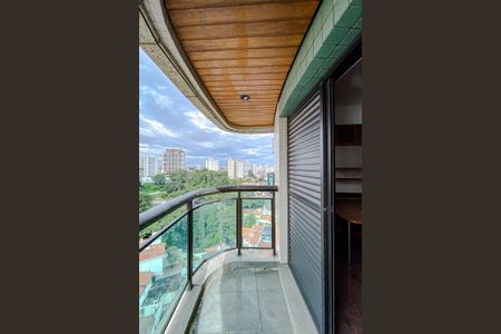 Apartamento à venda com 360m², 4 quartos e 6 vagasVaranda do Quarto 2