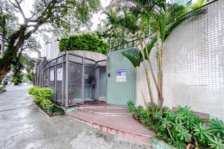Apartamento à venda com 360m², 4 quartos e 6 vagasFachada - Plaquinha