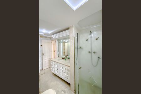Apartamento à venda com 360m², 4 quartos e 6 vagasBanheiro da Suíte 3