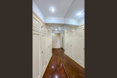 Apartamento à venda com 360m², 4 quartos e 6 vagasQuarto 3 - Suíte