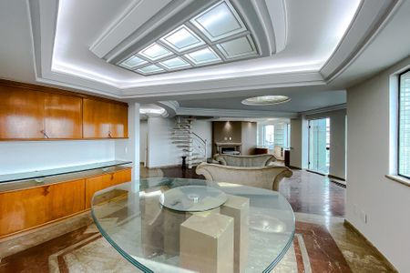 Apartamento à venda com 360m², 4 quartos e 6 vagasSala