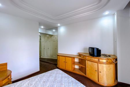 Apartamento à venda com 360m², 4 quartos e 6 vagasQuarto 3 - Suíte