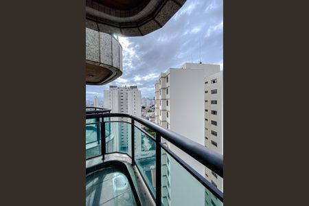 Apartamento à venda com 360m², 4 quartos e 6 vagasVaranda do Quarto 2