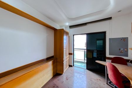 Apartamento à venda com 360m², 4 quartos e 6 vagasQuarto 2 - Suíte