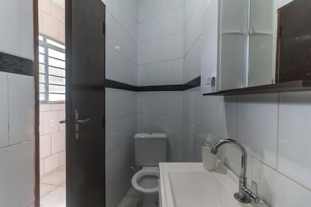 Casa para alugar com 114m², 2 quartos e 1 vaga Casa para alugar com 114m², 2 quartos e 1 vagaBanheiro de Serviço