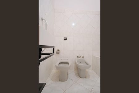 Casa à venda com 275m², 2 quartos e 1 vagaBanheiro