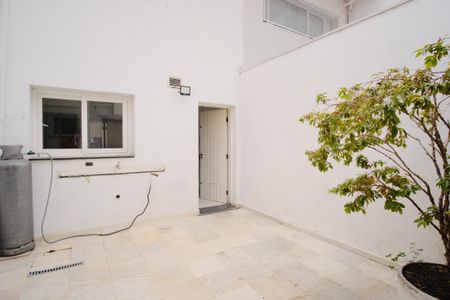 Casa à venda com 275m², 2 quartos e 1 vagaQuintal