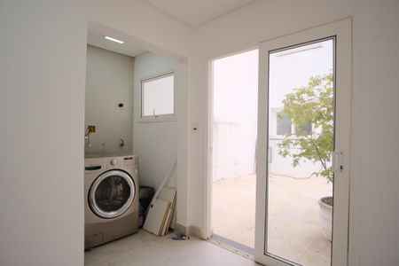 Casa à venda com 275m², 2 quartos e 1 vagaQuarto de Serviço