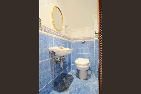 Casa à venda com 275m², 2 quartos e 1 vagaLavabo