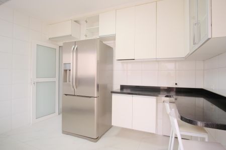 Casa à venda com 275m², 2 quartos e 1 vagaCozinha