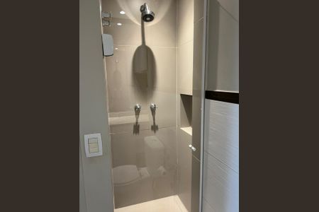 Banheiro  de apartamento para alugar com 1 quarto, 50m² em Vila Nova Conceição, São Paulo